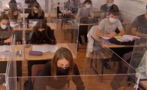 Ministerul Educației vrea noi materii opționale pentru elevi: Finanţe personale, teatru, discurs public și șah, printre propuneri