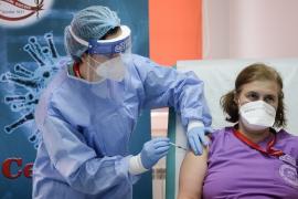 Există spitale unde niciun cadru medical nu s-a imunizat. Medic: "Probabil este o teamă, o oarecare nesiguranţă a oamenilor"