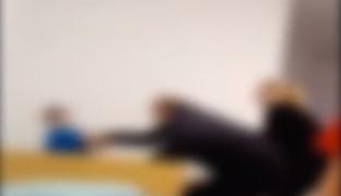 Copil bătut în centrul de plasament pentru că sărea în pat