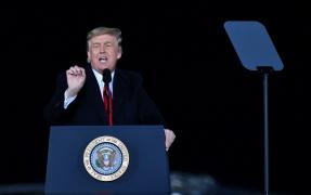 Donald Trump a schimbat discursul și îi condamnă pe protestatarii care au luat cu asalt Capitoliul SUA