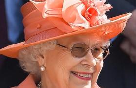 Regina Angliei s-a vaccinat împotriva coronavirusului