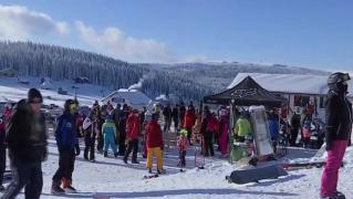 Staţiunea care devine destinația preferată a celor care vor să se bucure de zăpadă