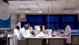 Reticenţa faţă de vaccin este tot mai mică, în UE. Inclusiv românii sunt mai dispuşi să se vaccineze, decât erau în urmă cu o lună