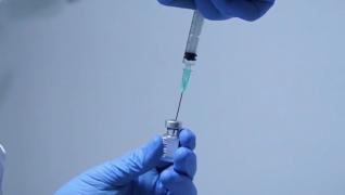 Sute de doze de vaccin, irosite la un spital din Cluj. Frigiderul special în care erau depozitate s-a defectat peste noapte