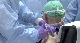 Anthony Fauci: Vaccinurile administrate acum la scară largă nu sunt la fel de eficiente împotriva noilor tulpini COVID