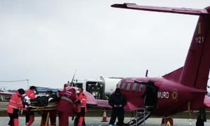 Pacientul cu arsuri pe 70% din corp, blocat în ţară de birocraţie şi vremea rea, a ajuns în cele din urmă la clinica din Belgia