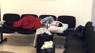 Familiile românilor blocaţi în Mexic sunt disperate: ''Nu ştiu dacă are probleme săracul, îi bruschează, nu îi lasă să vorbească nimic''