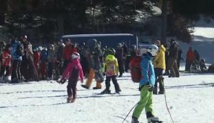 Restaurantele și cafenelele din Brașov, redeschise începând de azi. Măsura este valabilă și în Poiana Brașov, unde pârtiile sunt deja aglomerate