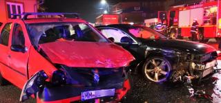 Un şofer de 73 de ani a făcut prăpăd pe o şosea din Bistriţa-Năsăud. ”N-am observat nimic. Dacă nu-i lumină, reduc şi vin”