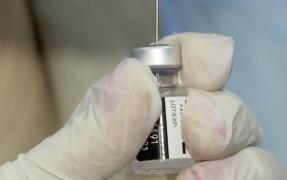 Încep programările pentru vaccinarea cu AstraZeneca. Primele 200.000 de locuri, încărcate astăzi pe platformă