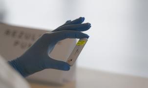 Testarea în școli, o misiune imposibilă. Testele antigen sunt distribuite doar unităților cu cabinete medicale, puține la număr