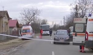 O fetiță a fost spulberată de mașină sub privirile neputincioase ale mamei sale, pe un drum din judeţul Buzău