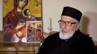 Decizie istorică în Biserica Ortodoxă Română. Arhiepiscopul Argeşului, Calinic, schimbă tradiţia de mii de ani a botezului