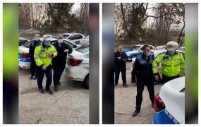 Doi foşti poliţişti au strâns o mică avere din şpăgi, după ce au continuat să pretindă că încă sunt angajaţi MAI