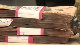 Ce metode preferă românii pentru a economisi bani şi ce spun specialiştii