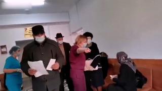 Pacienți şi rude, scoşi cu ţipete din Spitalul Bacău, acuzați că au intrat abuziv: "Afară! Chem paza!"