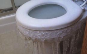 Locuitorii din Texas, lăsați în frig și întuneric. Ninsorile au adus cele mai scăzute temperaturi din ultimii 100 de ani