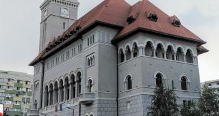 Expoziție de nuduri pe holul primăriei sectorului 1. Sculpturile au stârnit numeroase comentarii pe rețelele sociale