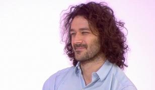 Andrei Cavassi pregăteşte două spectacole de excepţie: "Mi-aş dori ca prin muzica mea să pot să le ofer oamenilor o lume mai frumoasă"