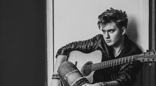 Robert Zahiu, tânărul artist pregătit pentru celebritate: "Mereu am visat să am propriul meu videoclip"