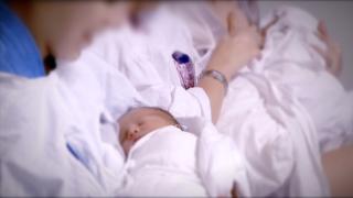 România e pe locul întâi în Uniunea Europeană, la numărul de mame sub 15 ani