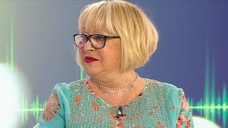 Mirabela Dauer își cântă iubirea de scenă: "Eu nu fac decât să îmi pun sufletul pe tavă şi să dăruiesc"