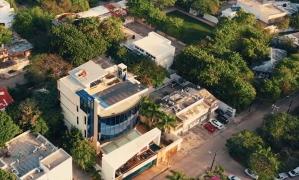 ”Rechinul”, inculpat în lipsă. Aflat la 10.000 de kilometri depărtare, Florian Tudor a declarat pentru Observator că se aşteaptă să fie arestat