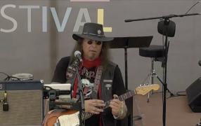 Liderul şi fondatorul trupei Cargo, internat în stare gravă la spital. Adi Bărar a fost confirmat cu COVID-19