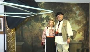 Dragobete fără vârstă, în costume tradiţionale. Unii braşoveni au imortalizat iubirea într-un cadru de epocă