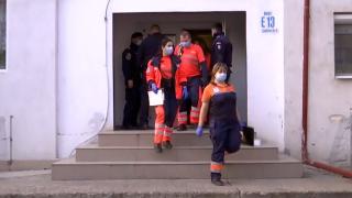 Un bărbat din Galaţi s-a sinucis lângă uşă pentru că soția nu i-a permis să intre în casă