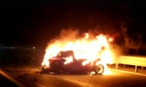 Doi morţi şi cinci răniţi în urma unui accident violent pe autostrada Timişoara–Arad. Şoferul maşinii ce a ars ca o torţă nu avea permis