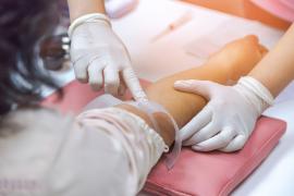 Testele de anticorpi sunt tot mai căutate. Românii vor să verifice pe banii lor dacă vaccinurile funcționează