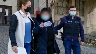 O bătrână de 74 de ani a tâlhărit ca-n filme o altă bătrână, de 84, după ce a filat-o la biserică