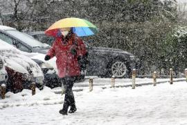 Două anotimpuri în două zile. A venit iarna la mijloc de martie, ninge ca-n povești în sudul României