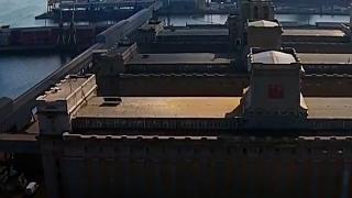 Vameși și polițiști din Constanța, implicați într-o rețea de contrabandă cu parfumuri contrafăcute, de 25 de milioane de euro