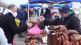 Târgurile locale, șansa micilor producători. Grav afectaţi de pandemie, aceştia speră că astfel de evenimente le pot salva afacerile