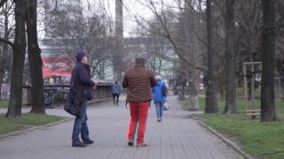 Valul trei închide țară după ţară. În lipsa dozelor de vaccin suficiente, dar şi a supraaglomerării spitalelor, carantina pare singura soluţie