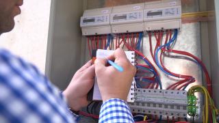 În starea de alertă nu se pot tăia gazele şi nici curentul. Legea a devenit scut pentru rău platnici