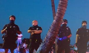 Sute de tineri arestaţi, la Miami, din cauza unor petreceri care s-au transformat în lupte de stradă