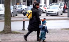 Munca în exces, coşmarul pandemiei. Femeile se plâng că le-a fost furat din timpul pentru familie şi cei dragi