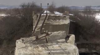 Se reia circulaţia feroviară între Braşov şi Întorsura Buzăului. CFR Infrasfructură a anunţat adjudecarea contractului pentru repararea podului peste râul Târlung