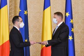 Vlad Voiculescu, pus la punct de Klaus Iohannis după scandalul datelor. Orban îi transmite să stea mai puțin pe Facebook