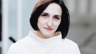 Anchetă a ministrului de Interne, după ce o consilieră locală a însoţit un echipaj de jandarmi la o descindere în Timişoara