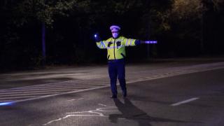 Evităm carantina, nu şi restricţiile, mai ales în weekend. De mâine, circulaţia va fi permisă până la ora 20