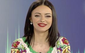 Cosmina Adam, de la muzică populară la televiziune. Frumoasa asistentă de la Acces Direct doreşte să lanseze un album