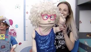 În vizită la cel mai iubit ventriloc. Crina Zvobodă ne prezintă păpușile ei „vorbitoare”