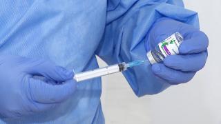 Fără locuri pentru imunizarea cu Pfizer şi Moderna. Din aprilie, vaccinarea se va face și la medicul de familie