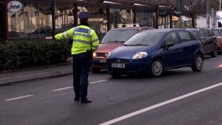 Prima zi de vineri în care se aplică restricțiile de weekend. Magazinele se închid la ora 18.00 și circulație cu adeverință după 20.00