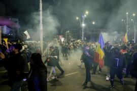 14 tineri, arestaţi pentru 30 de zile în urma protestelor violente din Capitală. Munca procurorilor este, însă, departe de a se fi încheiat