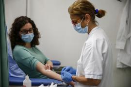 Analize de miliarde în anul pandemiei. Cifra de afaceri a laboratoarelor, de cinci ori mai mare decât în 2010